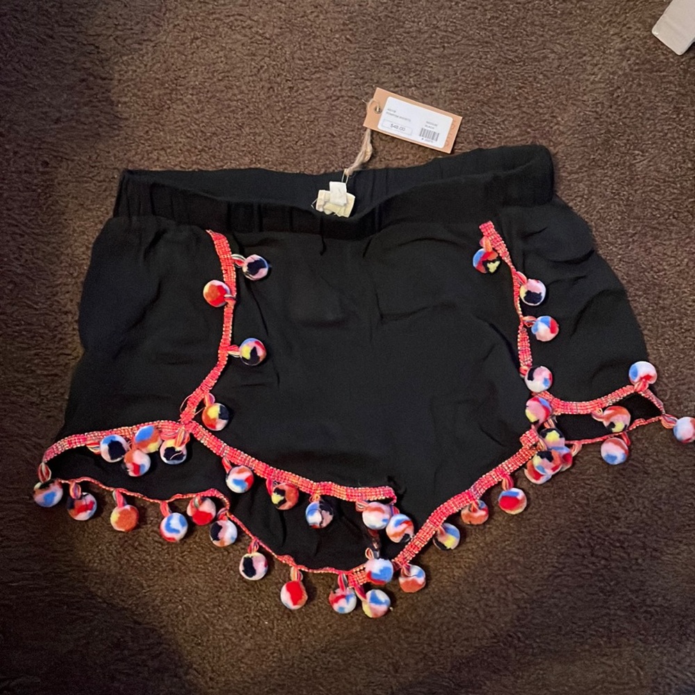 Surf Gypsy Pom Pom black shorts